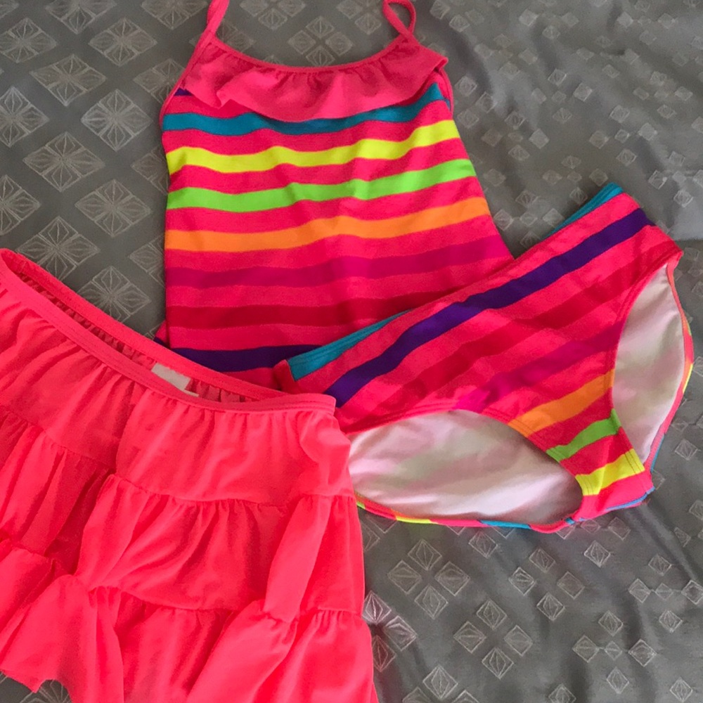 3 piece Xhilaration Swimsuit in Bright Colors